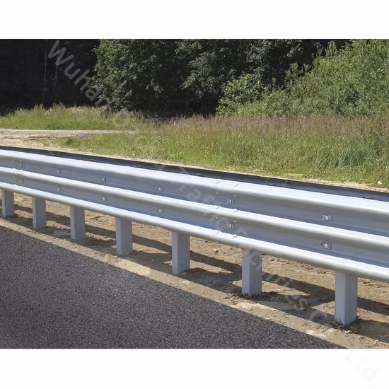 Leitplanke aus feuerverzinktem Stahl für Verkehrssicherheit, Metall-W-Träger, Dreiwellen-Brückengeländer, maßgeschneiderte Schnellstraße, Autobahn, Dreiträger, W-Träger-Leitplanke
